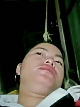 emly-xinh18 online show from November 13, 9:47 pm