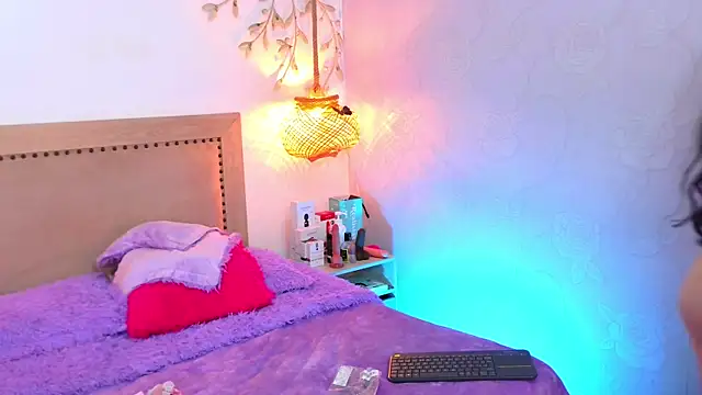 Daphnee-x online show from October 6, 12:00 pm