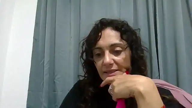 dulcefanny online show from June 10, 5:00 pm