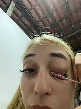 loirinhaaa online show from April 16, 11:51 pm