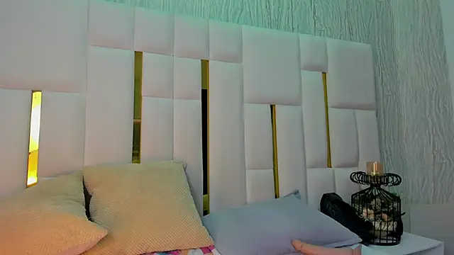 mia vy online show from February 24, 7:12 pm