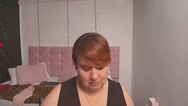 Snapshot of Sasharosee2 chatting on September 17, 12:58 pm Sasharosee2 online show from September 17, 12:58 pm