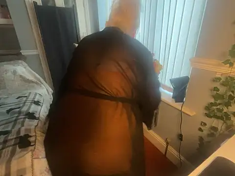 BonnyDesire online show from April 20, 6:55 pm