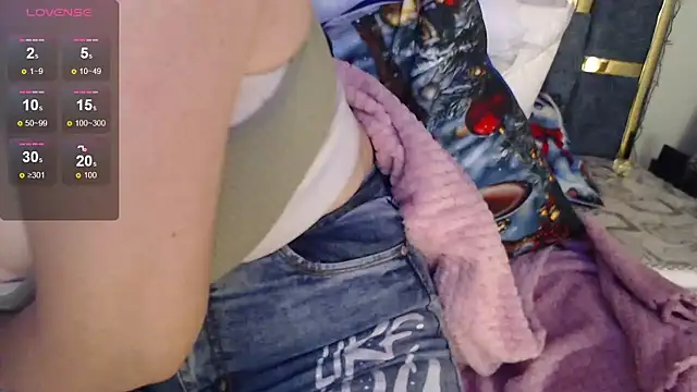 valery cute 18 online show from December 2, 12:18 pm