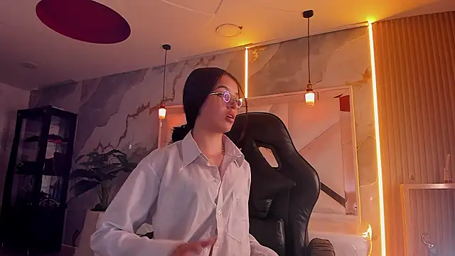 sophiadoll tf online show from February 2, 8:41 pm