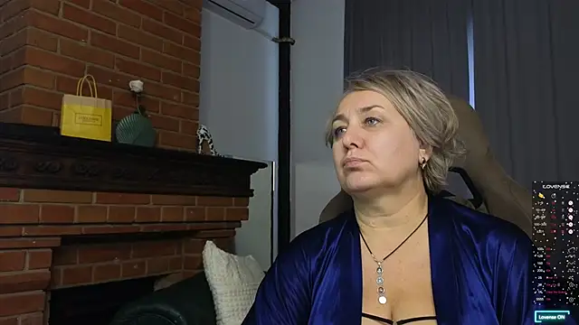 Snapshot of Marta_Wils chatting on October 3, 7:35 am Marta Wils online show from October 3, 7:35 am