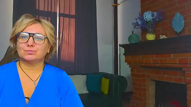 Marta Wils online show from November 6, 3:01 am