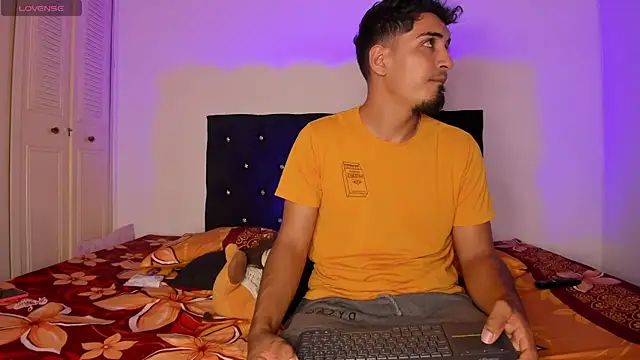 danni and jeison online show from April 14, 1:05 am