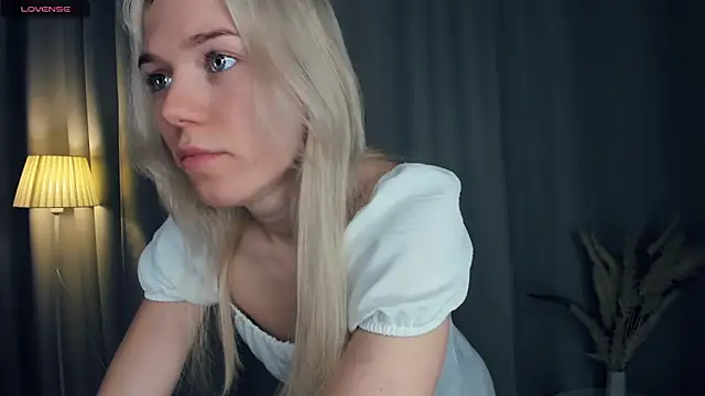 DianeHonnette online show from December 18, 7:29 pm