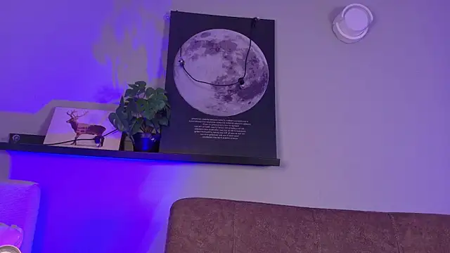 KeendraFox  online show from April 7, 10:17 am