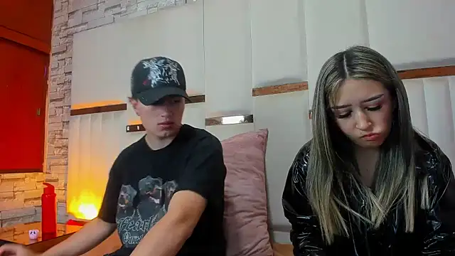 ANLLELOAndANGELA online show from December 15, 4:45 pm