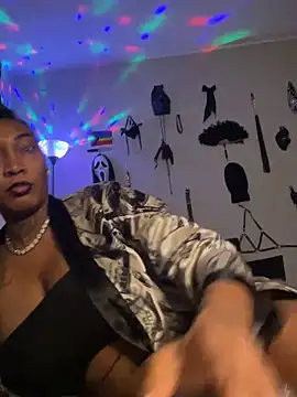 QUEENCALIMOD online show from October 15, 3:53 am