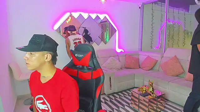 Houseofwarrios online show from November 18, 4:02 am