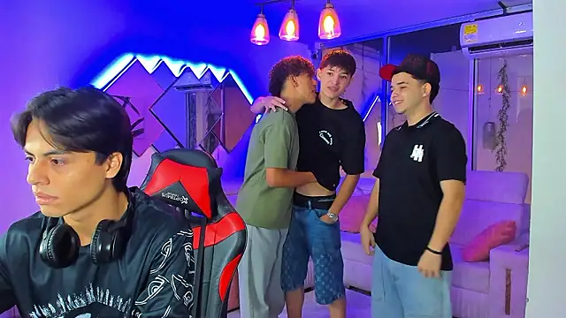 Houseofwarrios online show from February 24, 5:50 am