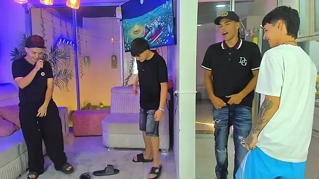 Houseofwarrios online show from April 11, 6:30 am