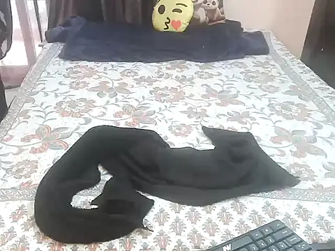 bold kiara online show from December 20, 5:22 am