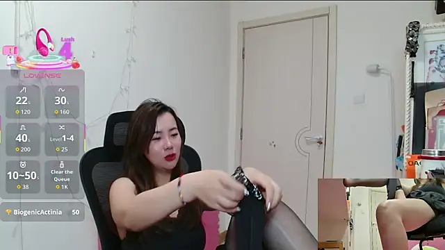 sallycui online show from December 16, 1:00 am