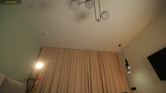 lovekissmes online show from November 8, 2:55 pm