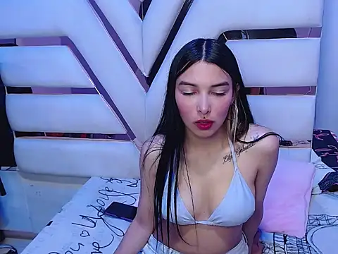 burbuja pink  online show from January 18, 4:09 am