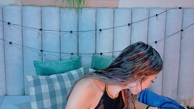 MyApril   online show from February 23, 12:04 pm