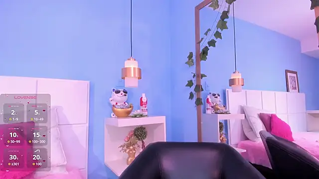 PenelopeBond online show from October 17, 2:09 pm