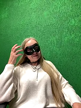 Snapshot of B_i_r_d_i_e chatting on October 22, 1:27 pm B i r d i e online show from October 22, 1:27 pm