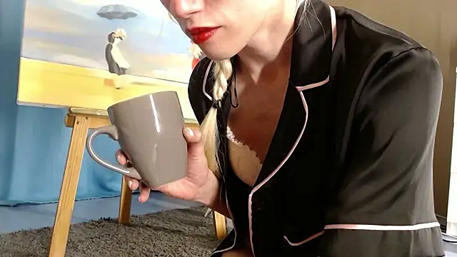 Snapshot of GirlFeetQueen chatting on September 23, 12:53 am GirlFeetQueen online show from September 23, 12:53 am