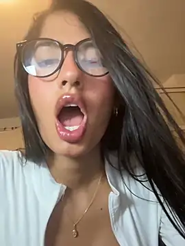 Julieta Duque online show from February 1, 1:26 am