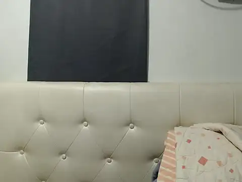 hugecock petite online show from October 7, 9:14 am