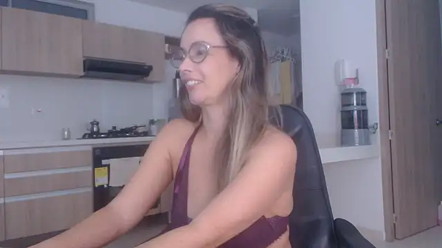 LovePaula online show from February 24, 12:15 pm