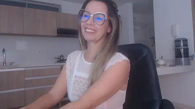 LovePaula online show from March 19, 11:36 am