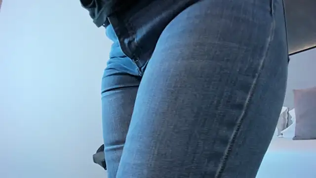 zoee zi online show from October 24, 8:05 pm