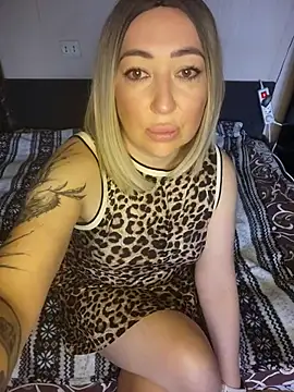 siennatempt online show from October 10, 9:03 am