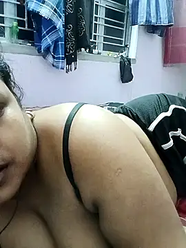 Snapshot of Deborbhavi222 chatting on October 28, 8:25 pm Deborbhavi222 online show from October 28, 8:25 pm