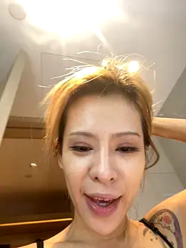 miumiu-66 online show from October 20, 3:04 pm