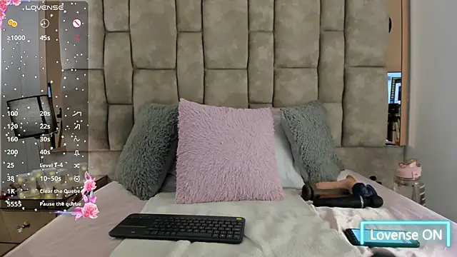 Snapshot of Saraa_Puerta chatting on October 17, 7:50 pm Saraa Puerta online show from October 17, 7:50 pm
