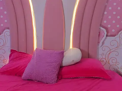 SofiaaBigBoobs online show from December 16, 12:33 pm