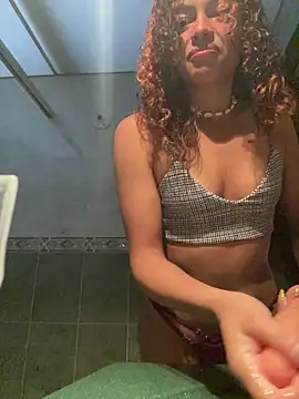 PrettyLia online show from December 19, 9:40 pm