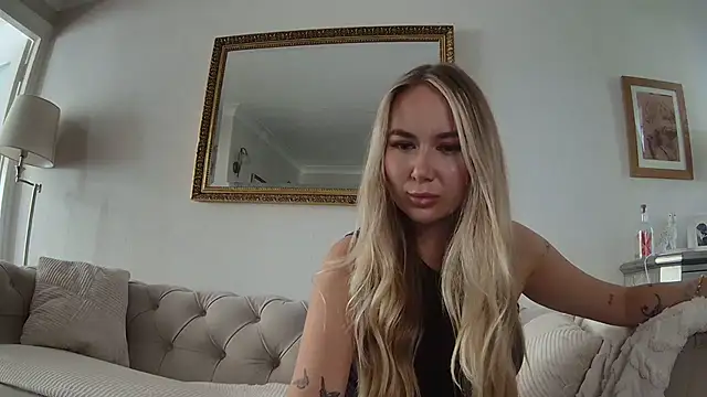 BarbieDolly x online show from September 30, 1:28 pm