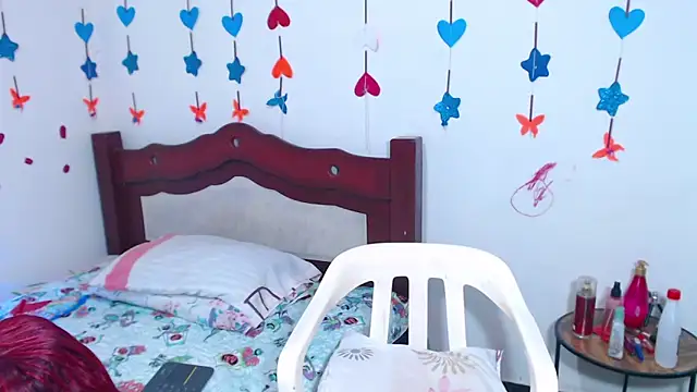 lorenacapelli online show from April 16, 9:25 pm