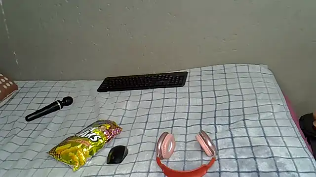 Bellabootie online show from February 1, 9:24 pm