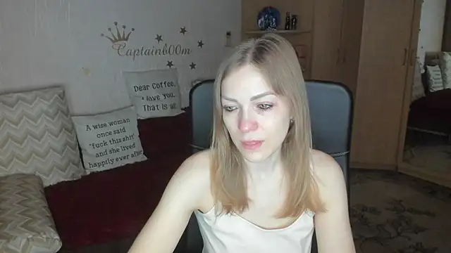 Tiffany Bates online show from December 22, 3:53 am