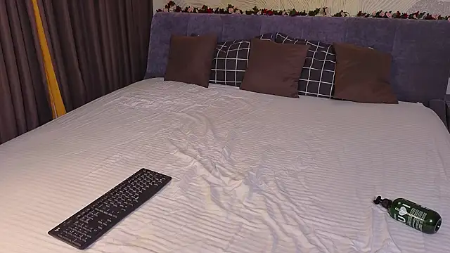 MilaYumi online show from January 17, 8:22 am