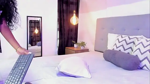 KelaniSilva online show from April 7, 9:28 pm