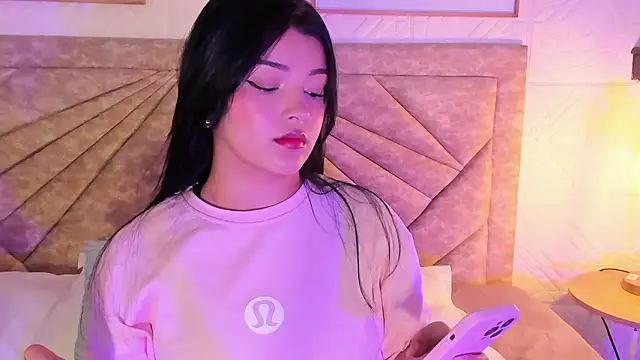 EmmaBlossom online show from February 10, 12:30 pm