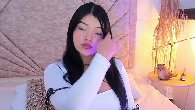 EmmaBlossom online show from December 18, 12:43 pm