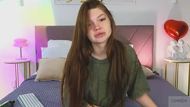 Nicole Broown  online show from February 20, 9:15 pm