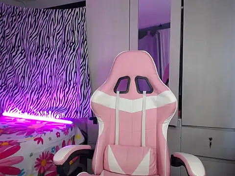 Nahomyyy online show from February 22, 9:37 pm