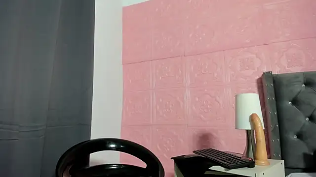 Snapshot of Luna_Rose77 chatting on September 27, 5:36 am Luna Rose77 online show from September 27, 5:36 am