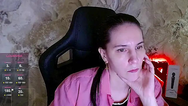 Irwi Tomboy online show from June 1, 2:41 pm